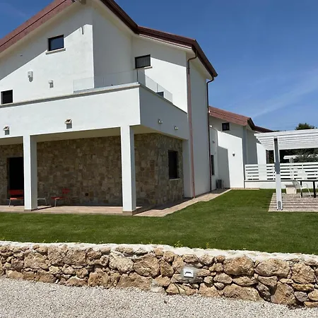 Hera Con Piscina Privata Holiday home *