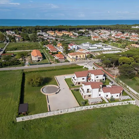 Hera Con Piscina Privata Tatil Evi Paestum